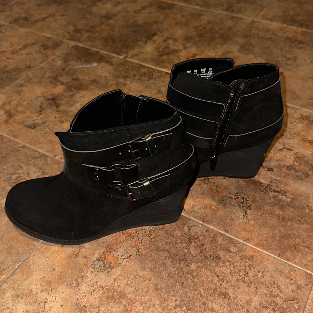 Carlos Santana Women’s size 8.5 Booties
